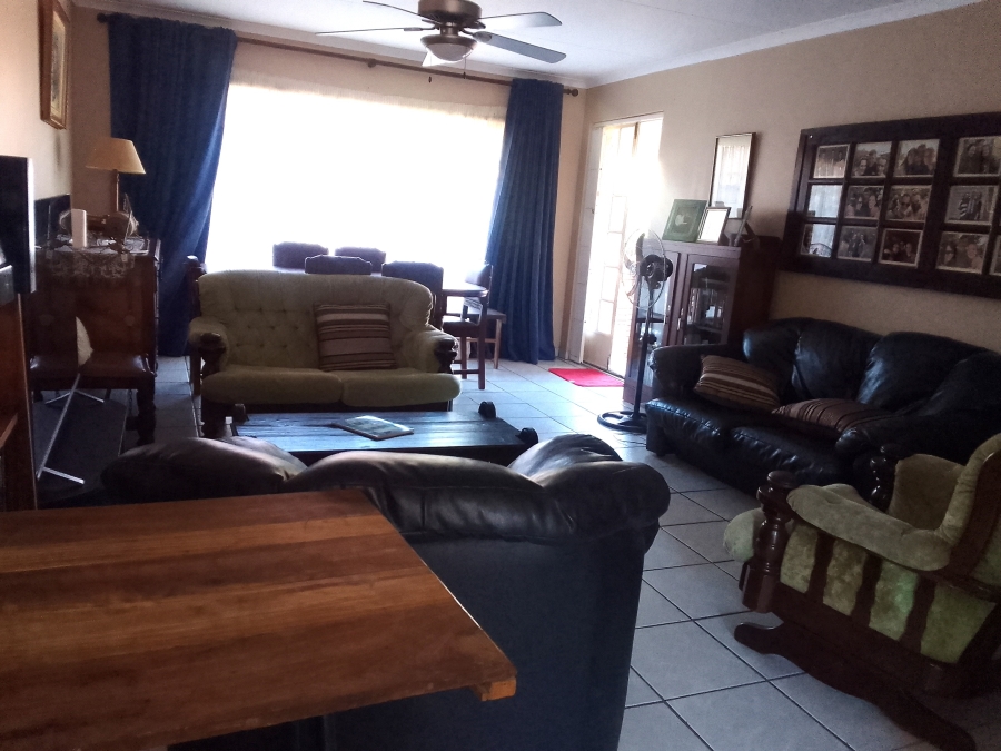 3 Bedroom Property for Sale in Geelhoutpark North West